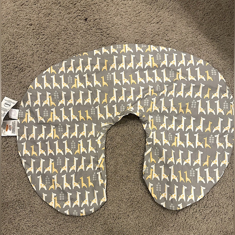 Boppy Gray and Yellow Giraffe Nursing Pillow Cover NWOT